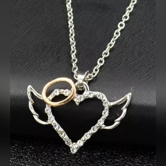 New Angel Wing Heart-shaped Cubic Zirconia Necklace Silver Chain - Picture 2 of 3